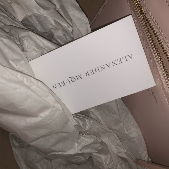 Alexander McQueen - Picture 2 of 4